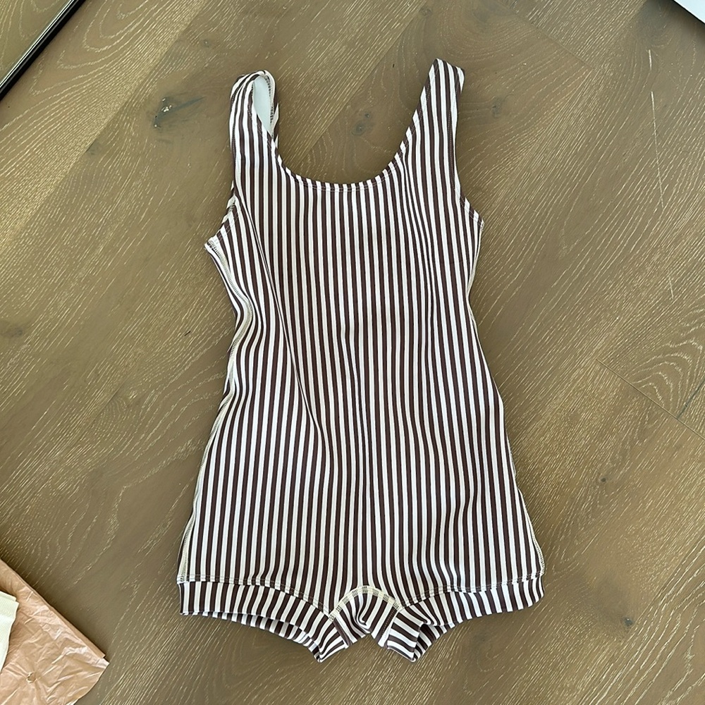 Winki Surf Suit, size 6